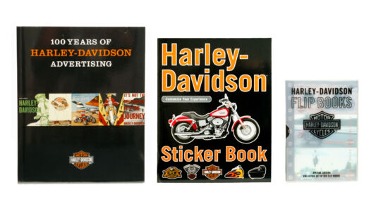 The books that inspired the posters.
(100YEARSOF Harley- HARLEY-DAVIDSON ADVERTISING Davidson HARLEY-DAVIDSON IT