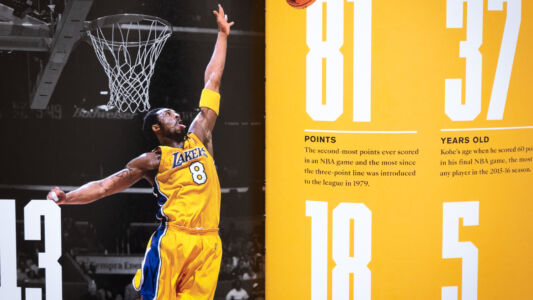 Basketball player is the best player in the history of basketball.
(37 81 POINTS YEARS OLD LAKEYS Kobe